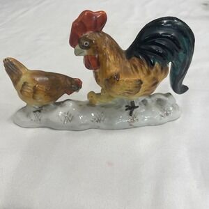 Rooster And Hen‎ With Chicks Small Figure